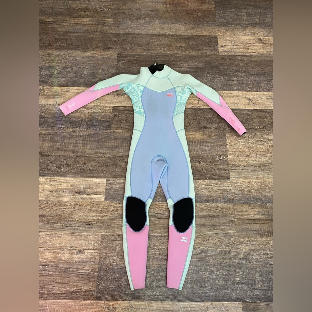 ~SOLD~Billabong Youth Wetsuit in Gray and Pink